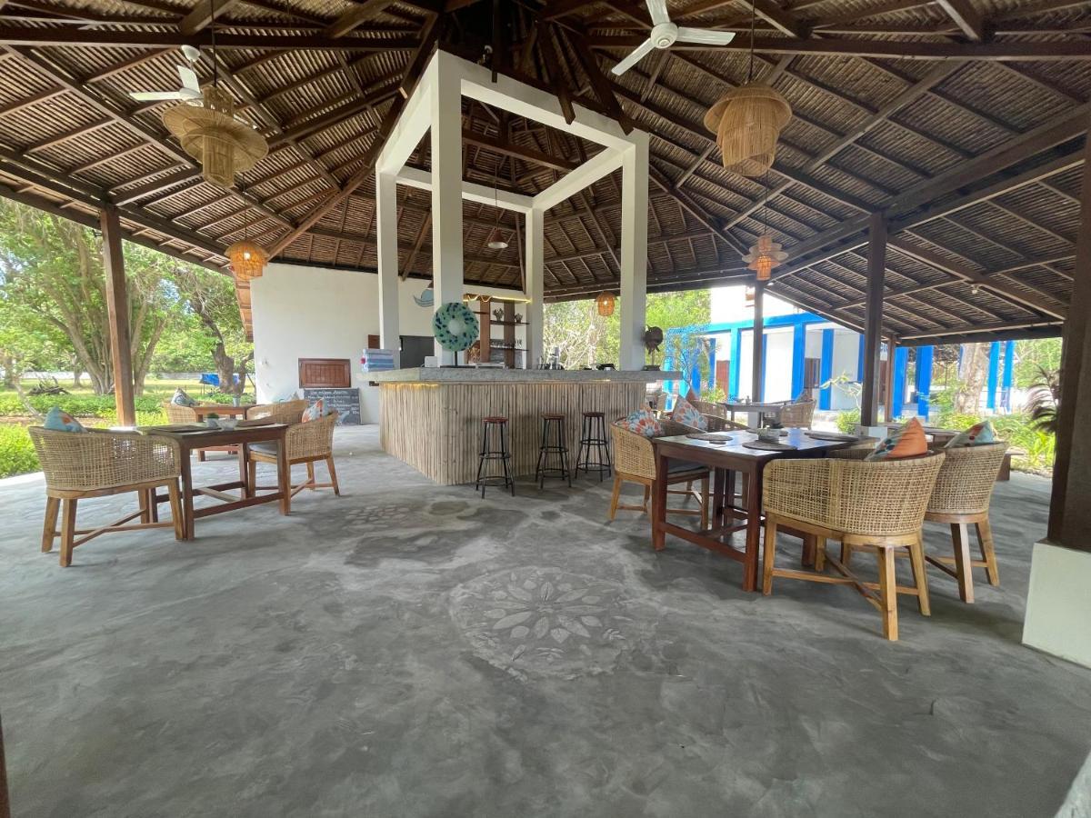 Blue Emocean Dive Resort Moyo Island Exterior photo